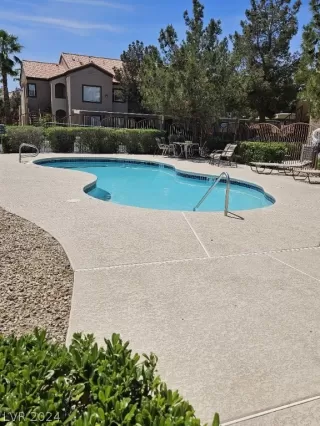 Photo #3: 2577636 Listing