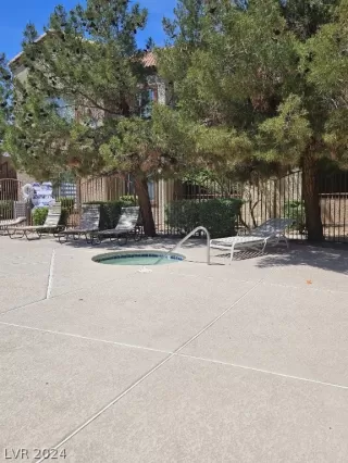 Photo #4: 2577636 Listing