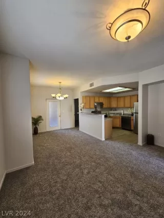 Photo #5: 2577636 Listing