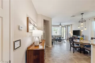 Photo #3: 2577663 Listing