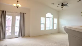 Photo #4: 2577700 Listing