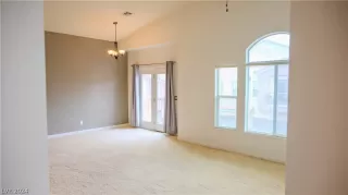 Photo #6: 2577700 Listing