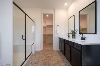 Photo #2: 2577712 Listing