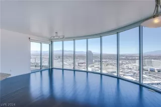 Photo #3: 2577717 Listing