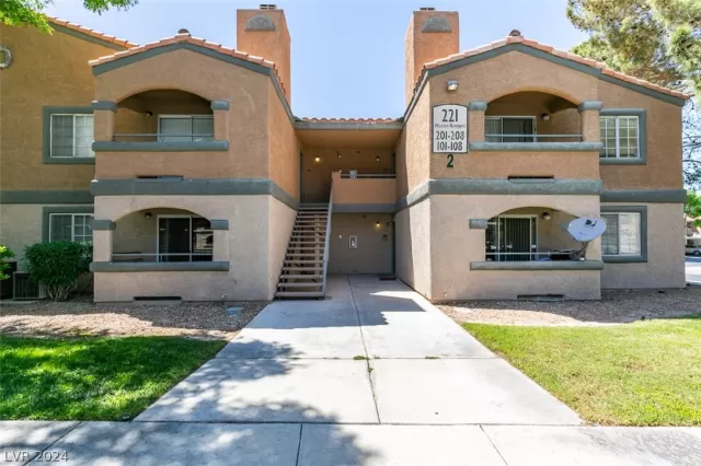 MLS: 2577726 Condo For Sale