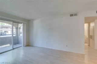 Photo #3: 2577726 Listing