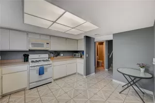 Photo #4: 2577732 Listing