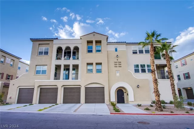MLS: 2577736 Condo For Sale