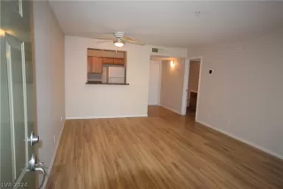 Photo #2: 2577750 Listing