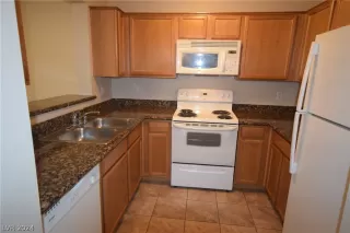 Photo #6: 2577750 Listing