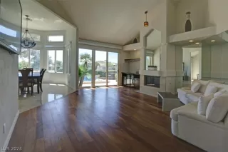 Photo #2: 2577752 Listing