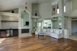 Photo #3: 2577752 Listing