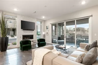 Photo #4: 2577756 Listing