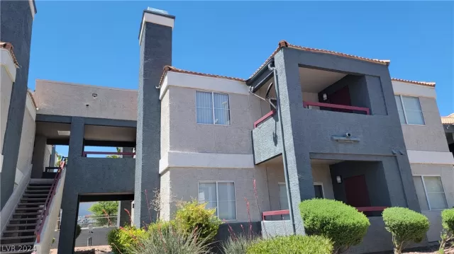 MLS: 2577760 Condo For Sale