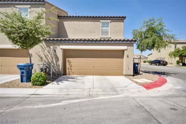 MLS: 2577808 Condo For Sale