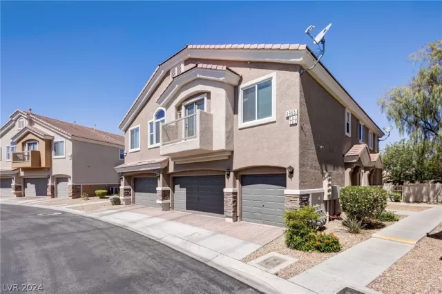 MLS: 2577818 Condo For Sale