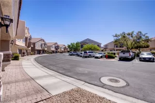 Photo #2: 2577818 Listing