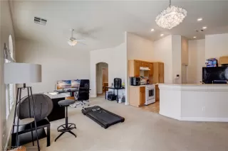 Photo #5: 2577818 Listing