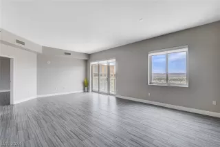 Photo #3: 2577826 Listing