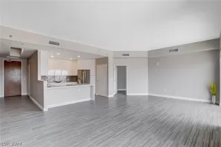 Photo #4: 2577826 Listing