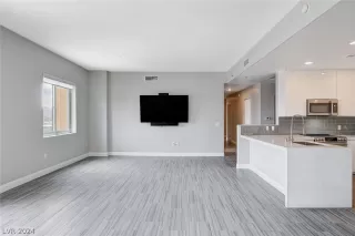 Photo #6: 2577826 Listing