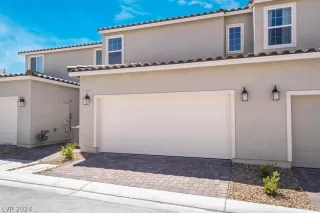 Photo #1: 2577829 Listing 
