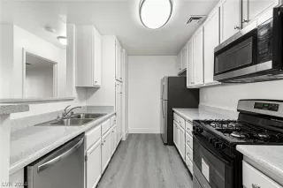 Photo #1: 2577838 Listing