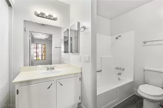 Photo #4: 2577838 Listing