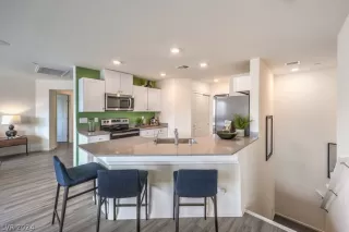 Photo #4: 2577845 Listing 