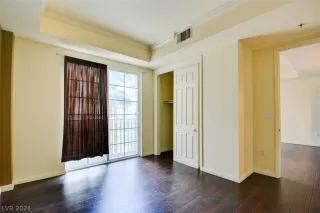 Photo #2: 2577850 Listing