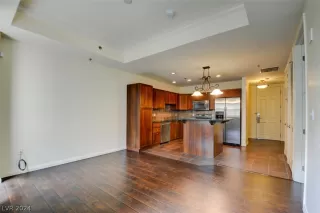 Photo #3: 2577850 Listing