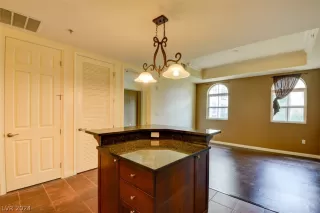 Photo #6: 2577850 Listing