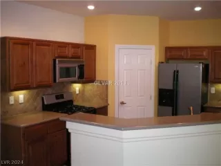 Photo #1: 2577853 Listing 