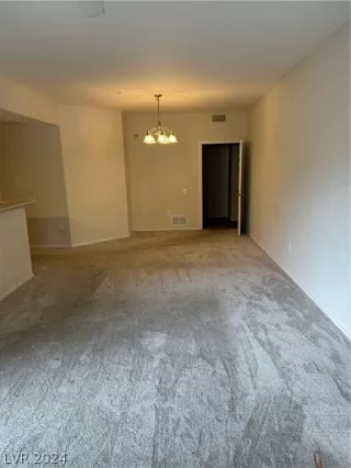 Photo #3: 2577855 Listing