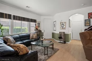 Photo #6: 2577882 Listing 