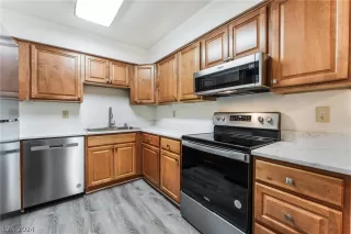 Photo #2: 2577889 Listing 