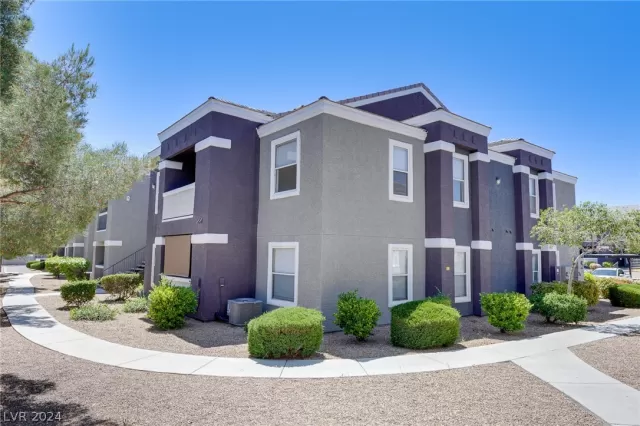 MLS: 2577891 Condo For Sale