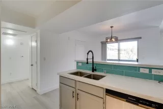 Photo #4: 2577891 Listing 