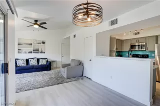 Photo #5: 2577891 Listing 