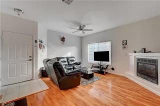 Photo #4: 2577899 Listing