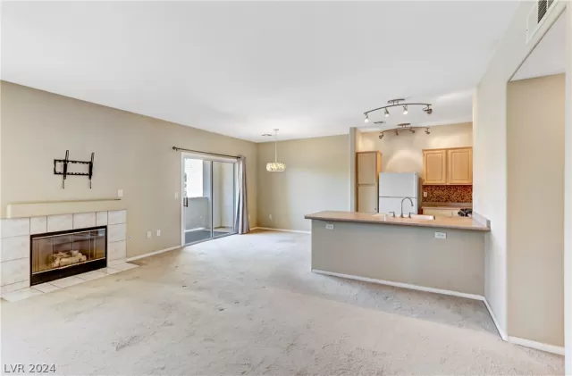 MLS: 2577902 Condo For Sale