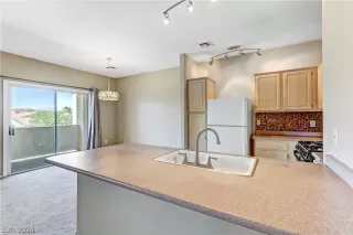 Photo #4: 2577902 Listing 