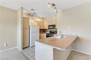 Photo #5: 2577902 Listing 