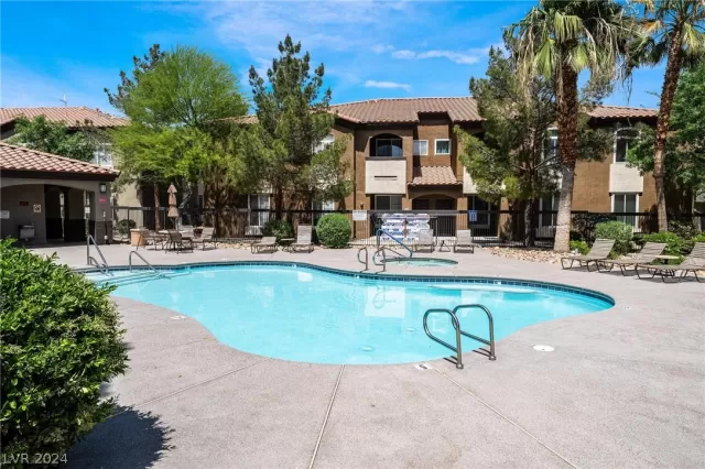 MLS: 2577943 Condo For Sale