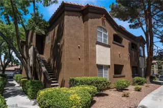 Photo #1: 2577943 Listing