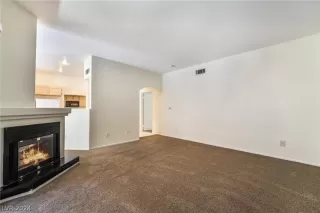 Photo #5: 2577943 Listing