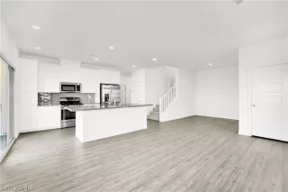 Photo #5: 2577967 Listing 