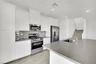 Photo #6: 2577967 Listing 