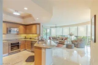 Photo #1: 2577973 Listing