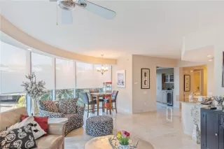 Photo #3: 2577973 Listing